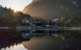 Eibsee Hotel
